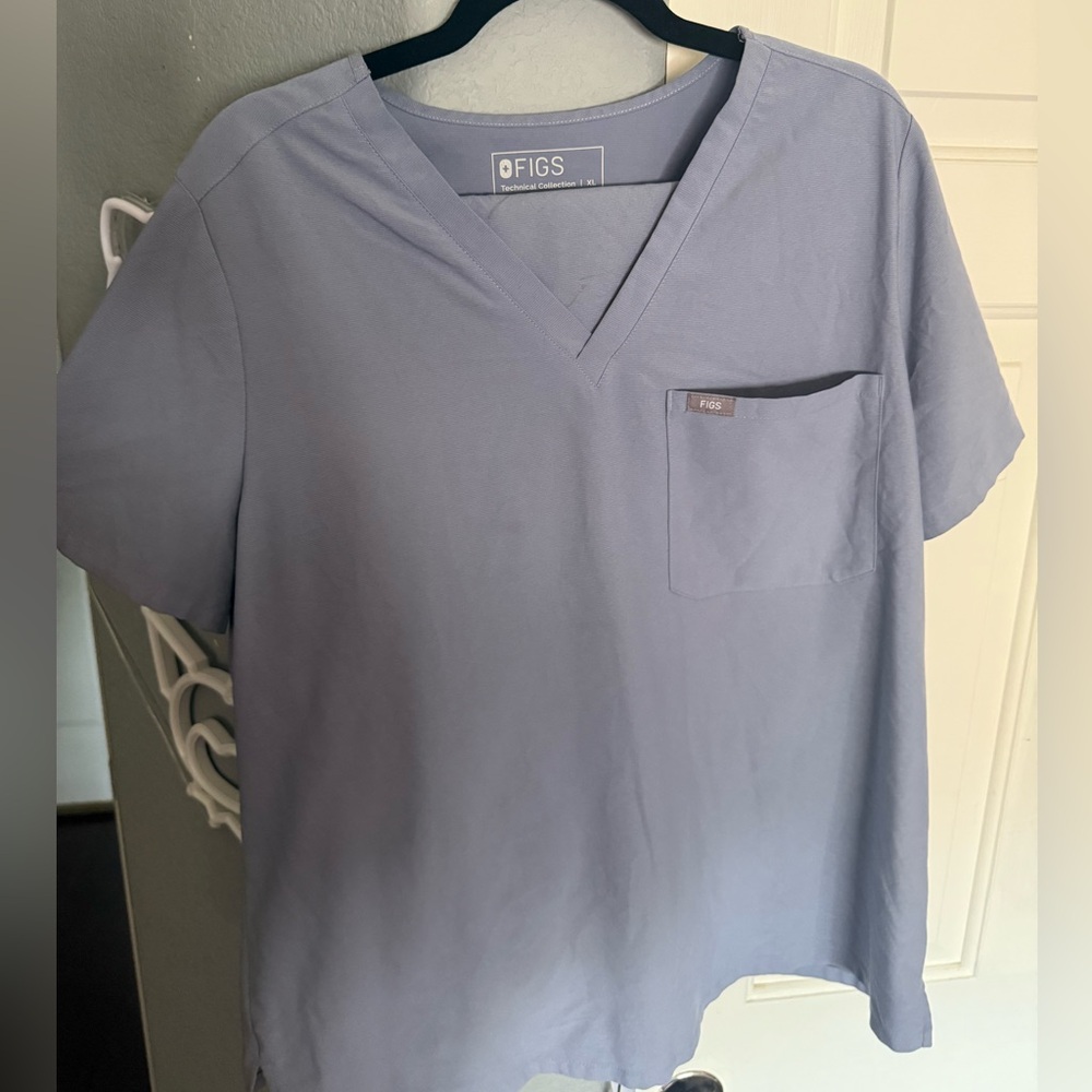 FIGS Vapor Blue Scrub Set